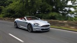 Aston Martin DBS Volante - widok z przodu
