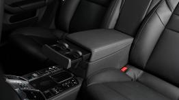 Porsche Panamera Grand GT Techart - tunel środkowy między fotelami