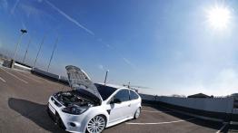 Ford Focus RS MR Car Design - maska otwarta