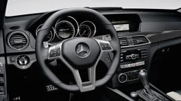 Mercedes C63 AMG 2012 sedan - kokpit