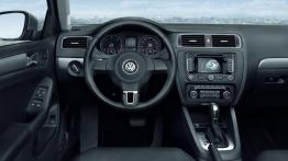Volkswagen Jetta 2011 - wersja europejska - kokpit