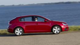 Chevrolet Cruze hatchback 2.0D - prawy bok