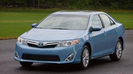 Toyota Camry Hybrid 2012 - widok z przodu