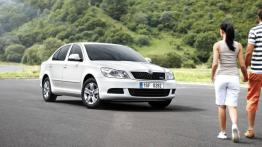 Skoda Octavia II GreenLine Hatchback Facelifting - widok z przodu