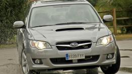 Subaru Legacy Kombi 2008 - widok z przodu
