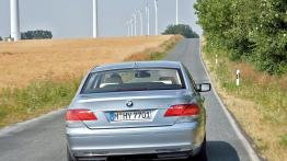 BMW Seria 7 E68 - widok z tyłu