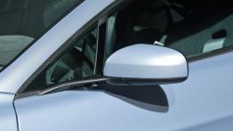 Aston Martin V12 Vantage RS - lewe lusterko zewnętrzne, przód