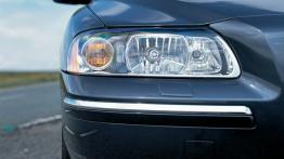 Volvo S60 - prawy przedni reflektor - wyłączony
