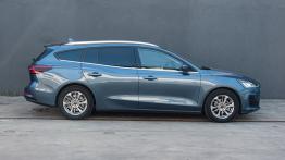 Ford Focus MkIV - prawy bok