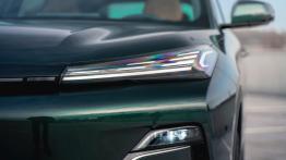 Geely Starray EM-i  - lewy przedni reflektor - w³±czony