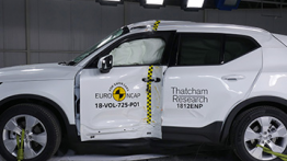  Volvo XC40 D4 AWD Momentum