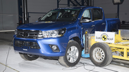 Toyota Hilux Double-Cab, 2.4 diesel 4x4, standard