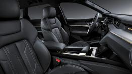 Audi e-tron, czyli pierwszy w pełni elektryczny model z czterema pierścieniami na grillu