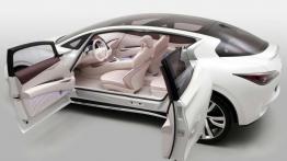 Infiniti Etherea - Wejście smyka