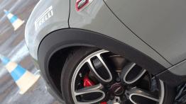 Mini John Cooper Works - fabryczny doping