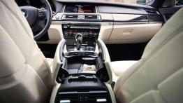 BMW 750d xDrive 381 KM - czego chcieć więcej?