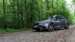 Seat Leon ST Cupra 370 Carbon - galeria redakcyjna - widok z przodu