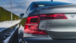 Volvo S90 2.0 T8 Twin Engine 391 KM - galeria redakcyjna - widok z ty?u