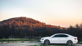 Skoda Superb Atelier - galeria redakcyjna - lewy bok
