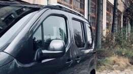 Opel Combo Life 1.5 Turbo 131 KM - galeria redakcyjna - lewy bok