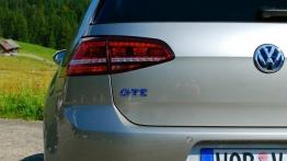 Volkswagen Golf VII GTE - galeria redakcyjna - tył - inne ujęcie