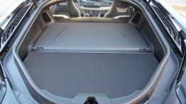 BMW i8 362KM - galeria redakcyjna (2) - bagażnik - inne ujęcie