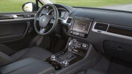 Volkswagen Touareg II Hybrid Facelifting (2015) - pełny panel przedni