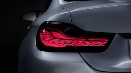BMW M4 Concept Iconic Lights (2015) - lewy tylny reflektor - włączony