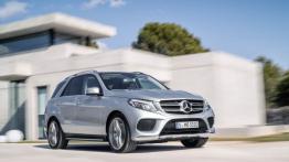 Mercedes GLE 500 e 4MATIC (W 166) 2016 - prawy bok