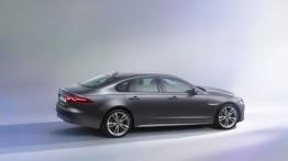 Jaguar XF II 2.0d R-Sport (2016) - prawy bok