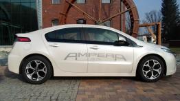 Opel Ampera Hatchback 5d Elektryczny 150KM - galeria redakcyjna - prawy bok
