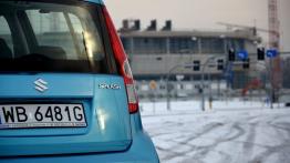 Suzuki Splash Hatchback 5d Facelifting 1.0 68KM - galeria redakcyjna - emblemat