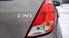 Hyundai i20 Hatchback 5d Facelifting 1.2 DOHC 85KM - galeria redakcyjna - prawy tylny reflektor - wł