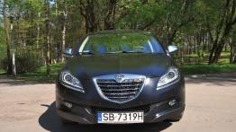 Lancia Delta III Hatchback 1.9 Twinturbo MultiJet 190KM - galeria redakcyjna - widok z przodu