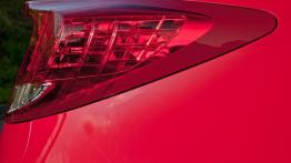 Honda Civic IX Hatchback 5d 1.8 i-VTEC 142KM - galeria redakcyjna - prawy tylny reflektor - wyłączon