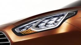 Ford Escort Concept (2013) - lewy przedni reflektor - włączony