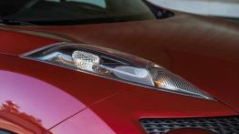 Nissan Juke 1.5 dCi (2013) - prawy przedni reflektor - włączony