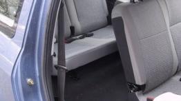 Dacia Logan MCV - galeria redakcyjna - siedzenia trzeciego rzędu rozłożone - widok z kabiny