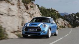 Mini Cooper S 2014 - wersja 5-drzwiowa - widok z przodu