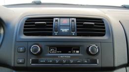 Skoda Fabia II Hatchback Facelifting 1.2 TSI 105KM - galeria redakcyjna - konsola środkowa