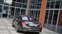 Mercedes S (W222) 350 BlueTEC L - galeria redakcyjna - widok z tyłu