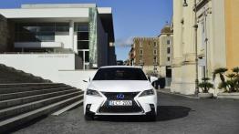 Lexus CT 200h Facelifting (2014) - widok z przodu