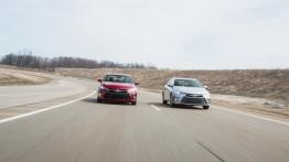 Toyota Camry XLE Facelifting (2015) - widok z przodu