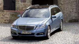Mercedes E 350 CDI 4MATIC W212 kombi - widok z przodu