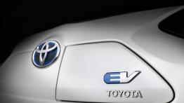 Toyota iQ EV - logo