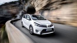 Toyota Verso Facelifting - widok z przodu