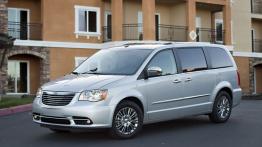 Chrysler Town and Country S - lewy bok