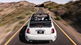 Abarth 500C - wersja amerykańska - widok z tyłu