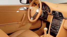 Porsche 911 Carrera 4 Coupe - widok z przodu