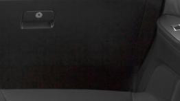 Mitsubishi Montero - schowek przedni zamknięty